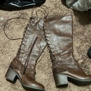 Kohls Womens Lace up back boots 8.5